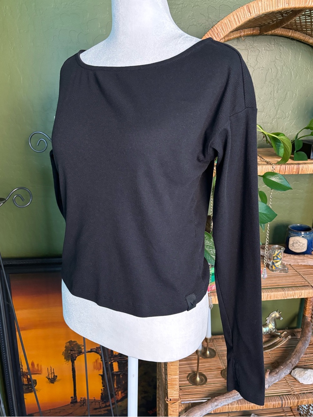 SOC Black Long-Sleeve Boatneck Cropped Long Sleeve Tee